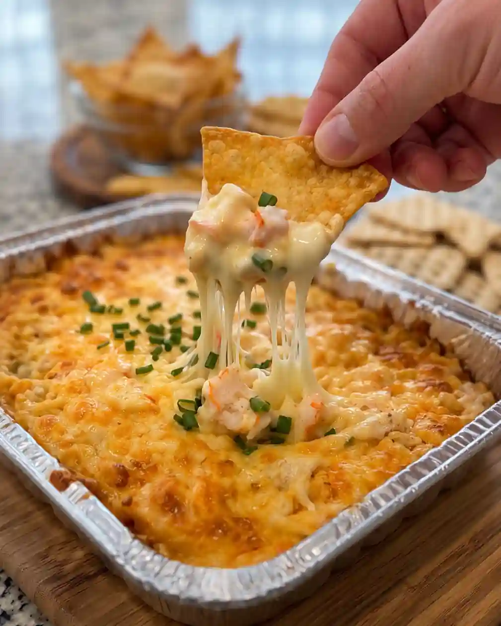 Cheesy Crab Rangoon Dip