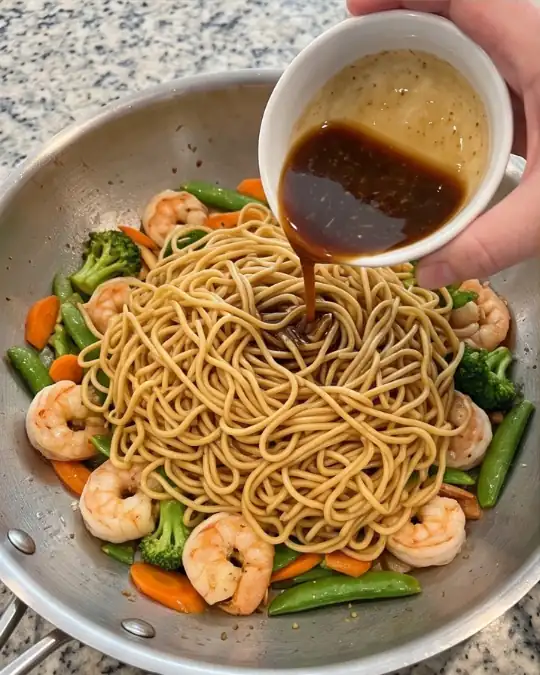 Quick Shrimp Lo Mein-03