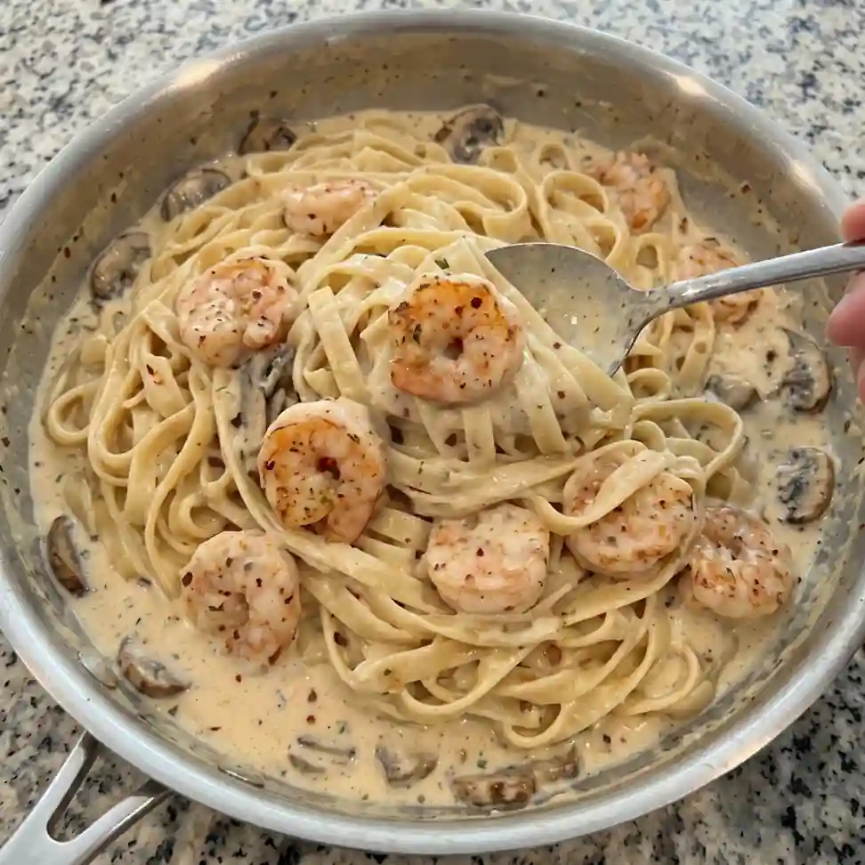 Creamy_Garlic_Shrimp_Fettuccine