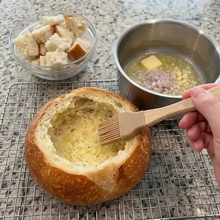 shrimp_crab_scallop_bread_bowl-01